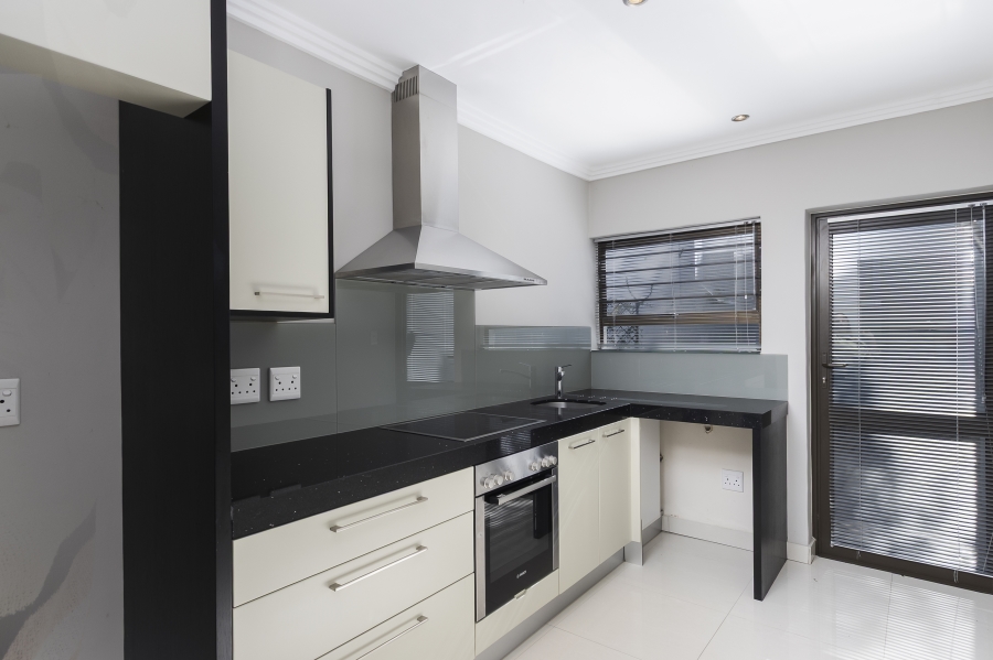 To Let 4 Bedroom Property for Rent in Helderberg Estate Western Cape